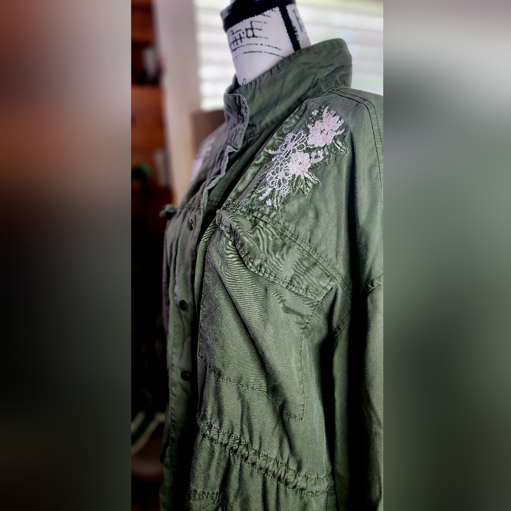 Embroidered Utility Jacket - Picture 4 of 7